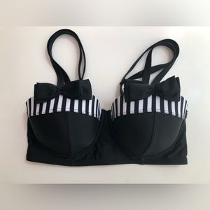 Unique Vintage Brand Black & White Bathing Suit Top Size Medium